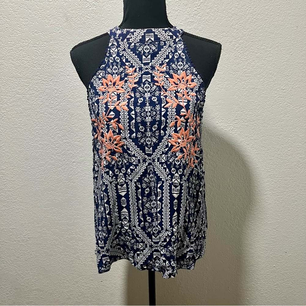 Xhilaration Blue and Pink Graphic Sleeveless Tank Top